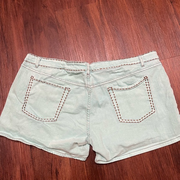 Sterling Kreek Embroidered Denim Shorts - Picture 7 of 8